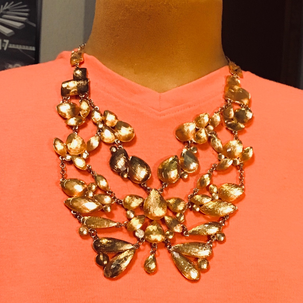 Stunning Vclm Yellow Necklace